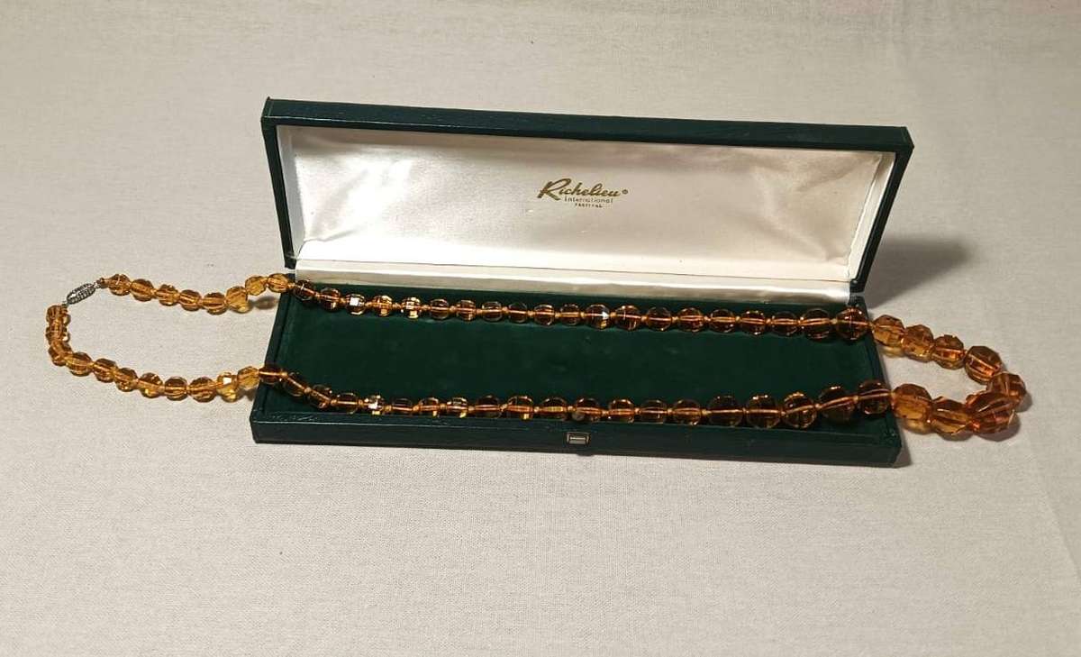 Vintage Art Deco Faceted Graduated Citrine Amber Color Chrystal Bead Necklace in Velvet lined box