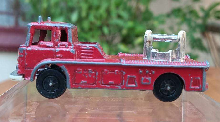 Corgi Juniors late 1960s Whizzwheels Simon Snorkel Fire Engine Diecast Early Model with Thin Whizzwh