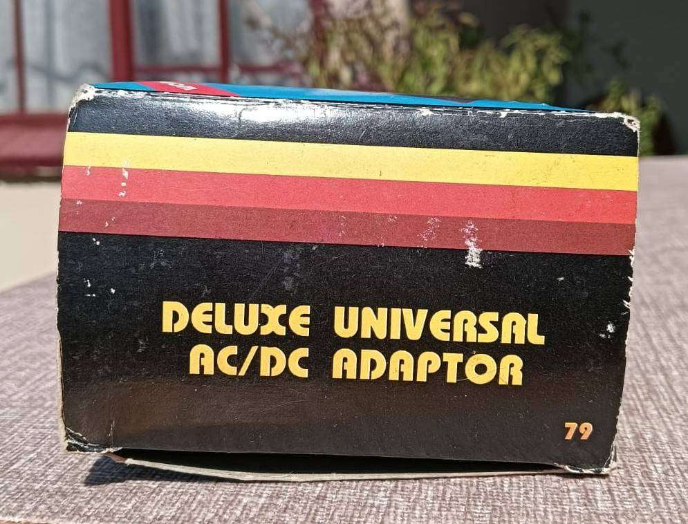 Deluxe Universal AC DC Adaptor  7 Output 1.5, 3, 4.5, 6, 7.5, 9, 12V DC