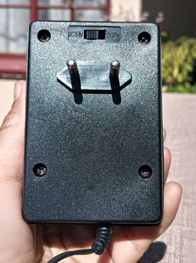 Deluxe Universal AC DC Adaptor  7 Output 1.5, 3, 4.5, 6, 7.5, 9, 12V DC