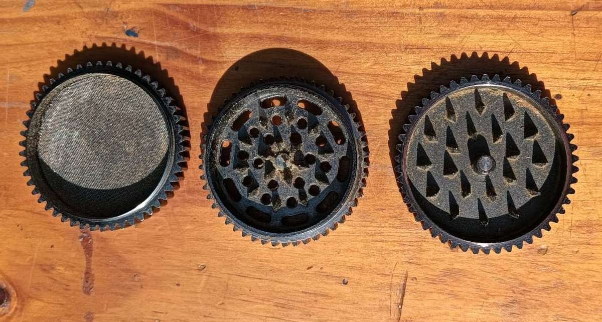 Interestingly Usefull Three Piece Gear Locked Herb or Spice Grinder