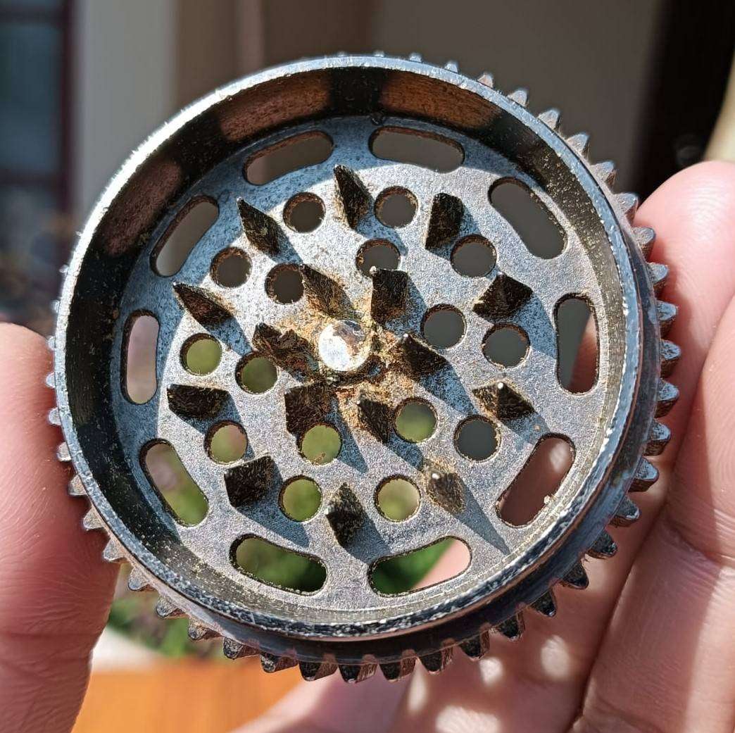 Interestingly Usefull Three Piece Gear Locked Herb or Spice Grinder