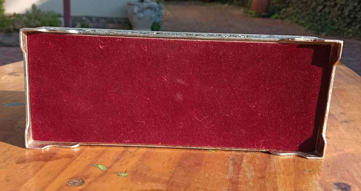 Godinger USA Silverplated Jewellery Box with Amazing Grape Cluster and Leaf Repousse Design - Large