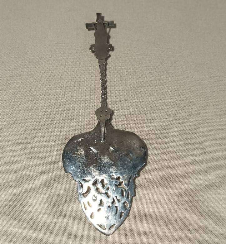 DUTCH HOOIJKAAS HH90 SILVERPLATED CAKE OR PIE SERVER WITH RAISED TAVERN SCENE AND ROTATING WINDMILL