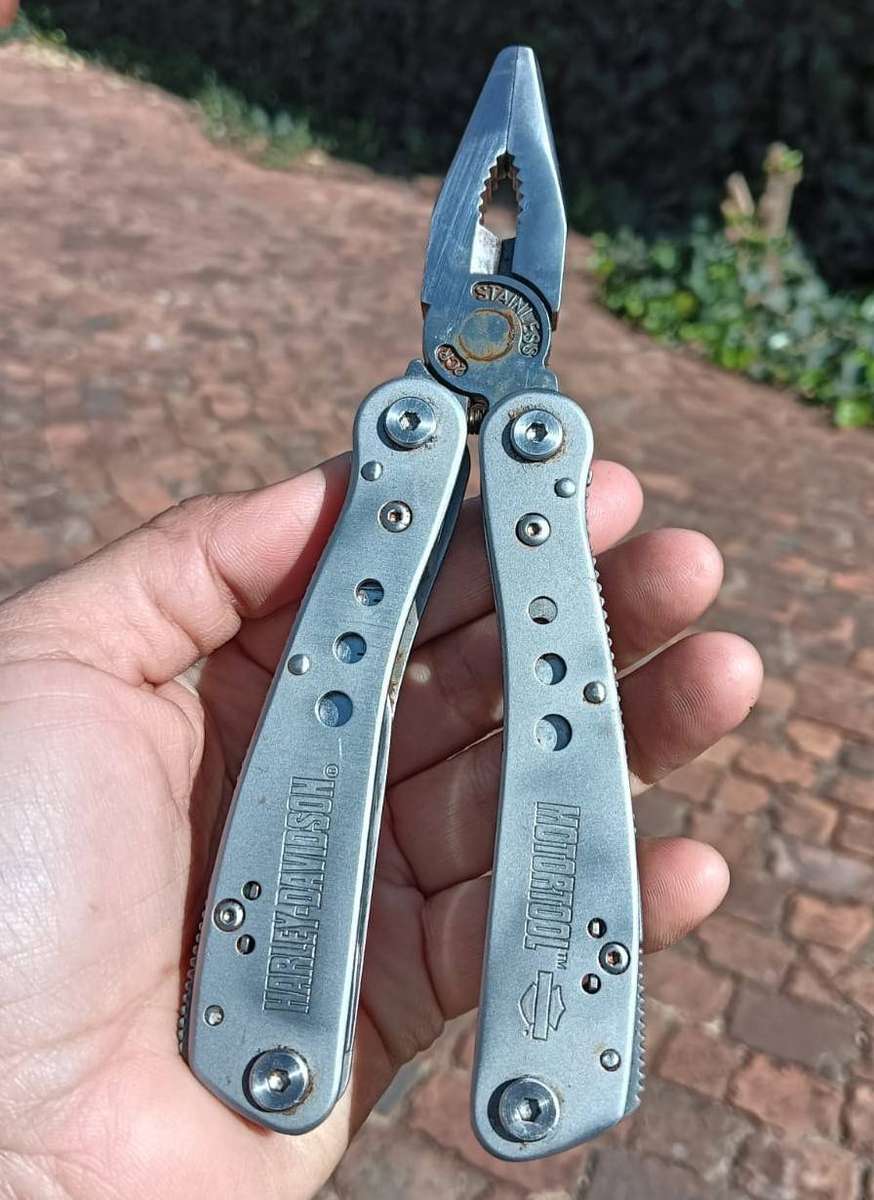 Harley-Davidson 22-in-1 Speciality Motor Tool  Heavy Duty Folding Multi-Tool