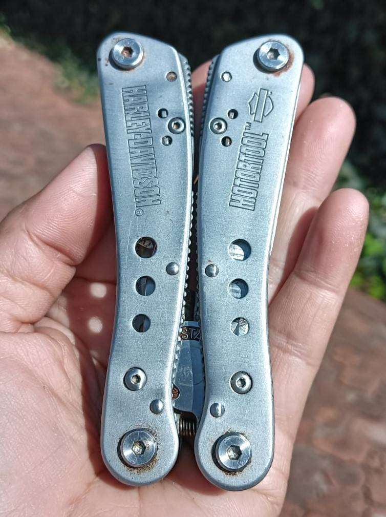 Harley-Davidson 22-in-1 Speciality Motor Tool  Heavy Duty Folding Multi-Tool