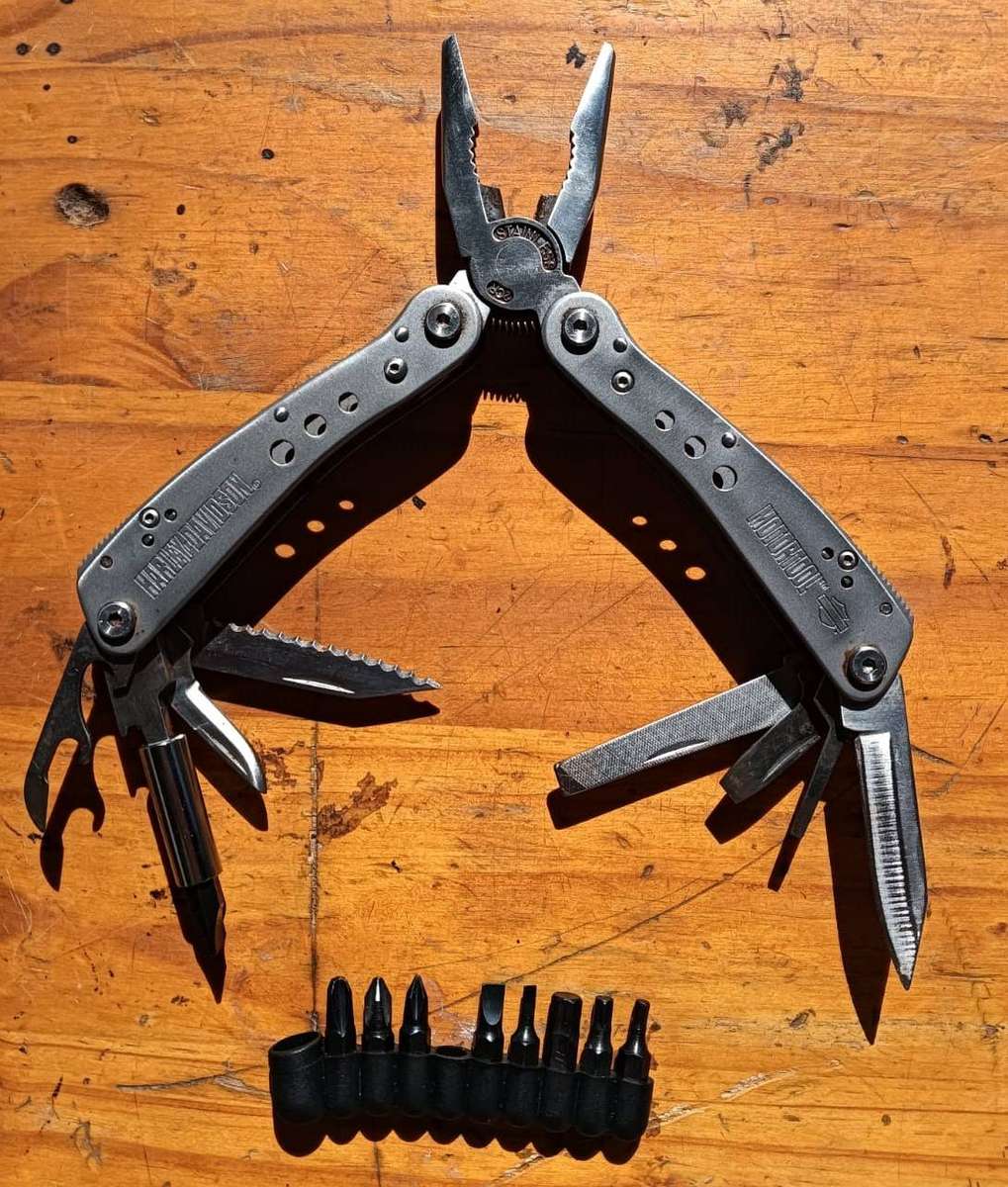 Harley-Davidson 22-in-1 Speciality Motor Tool  Heavy Duty Folding Multi-Tool