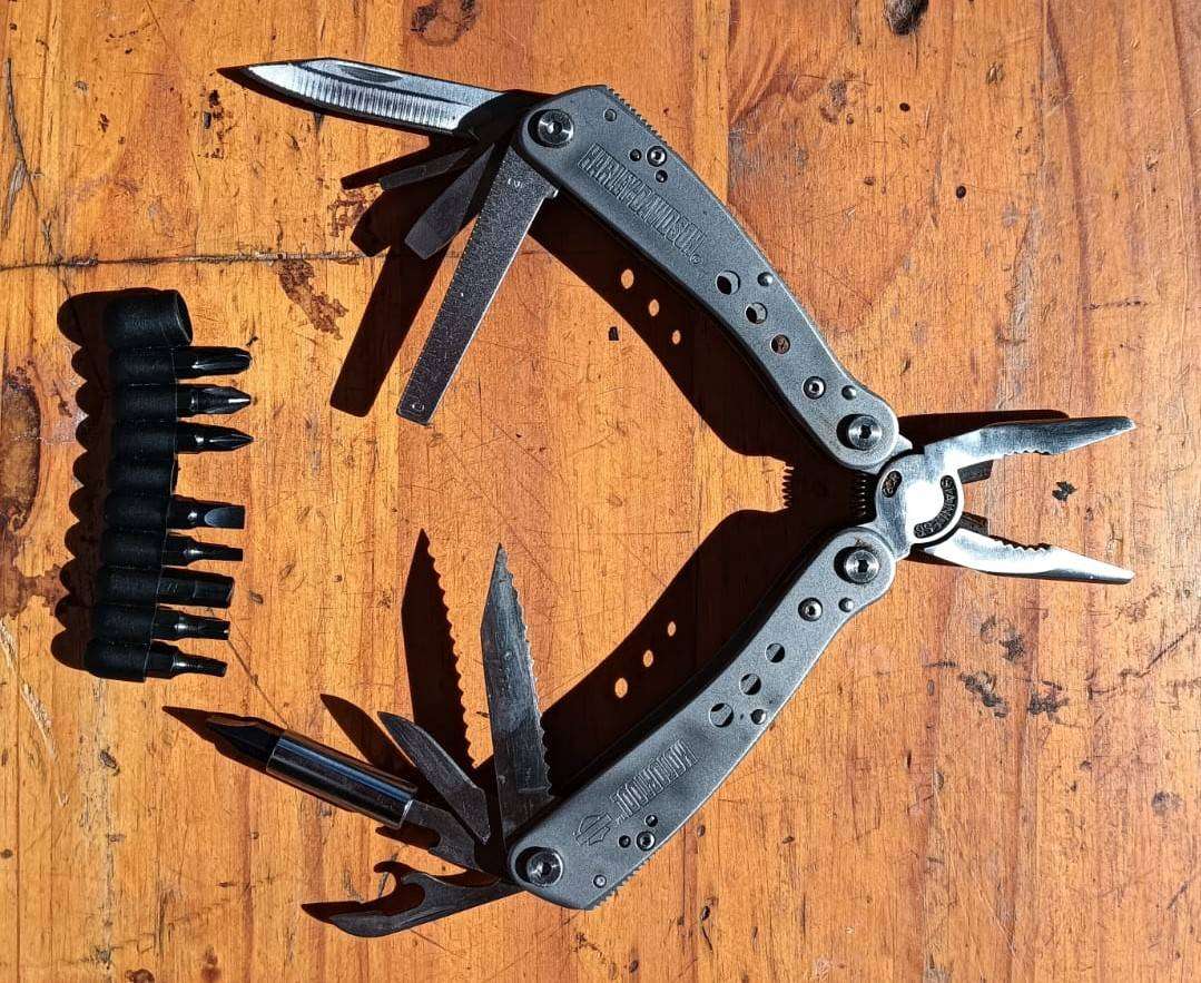 Harley-Davidson 22-in-1 Speciality Motor Tool  Heavy Duty Folding Multi-Tool