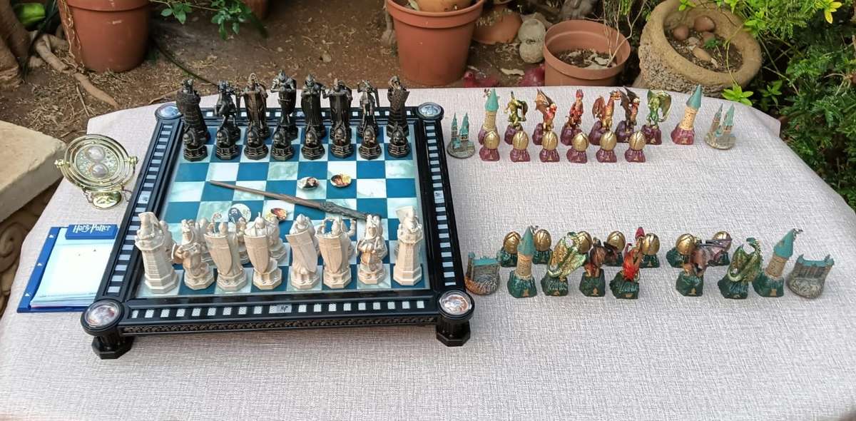 Harry Potter The Final Challenge Wizards 2007 Deagostini Chess Set (Complete 32 pieces) Plus Extras!