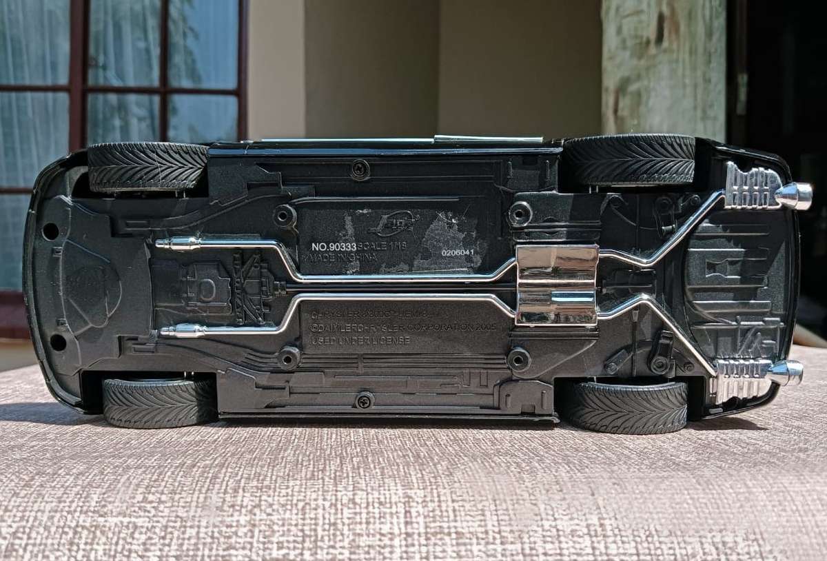 Large 27cm Long Black Chrysler 300C Dub City Big Ballers 1:18 Scale Die Cast Model Car Rare 2005 Mod