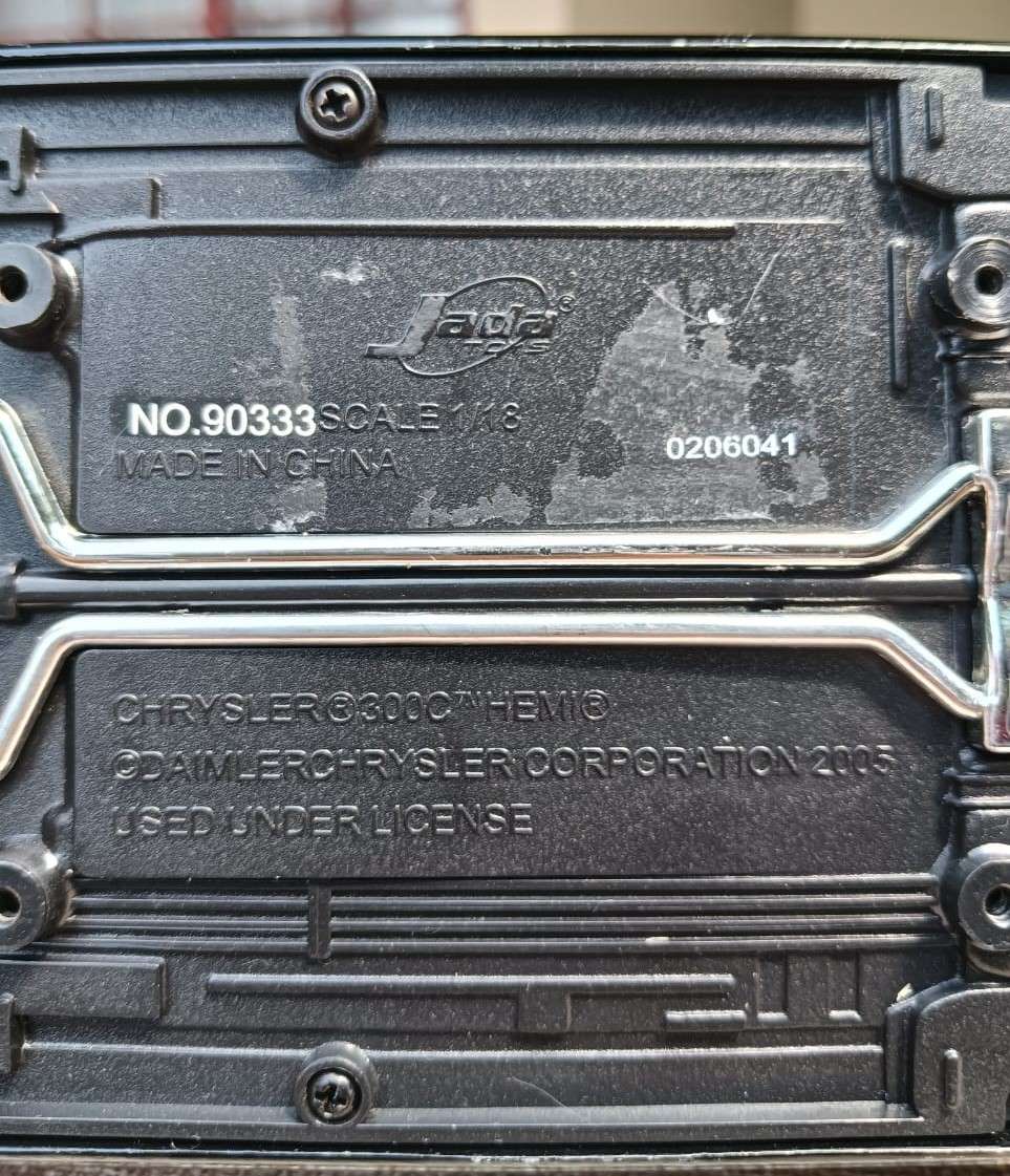 Large 27cm Long Black Chrysler 300C Dub City Big Ballers 1:18 Scale Die Cast Model Car Rare 2005 Mod