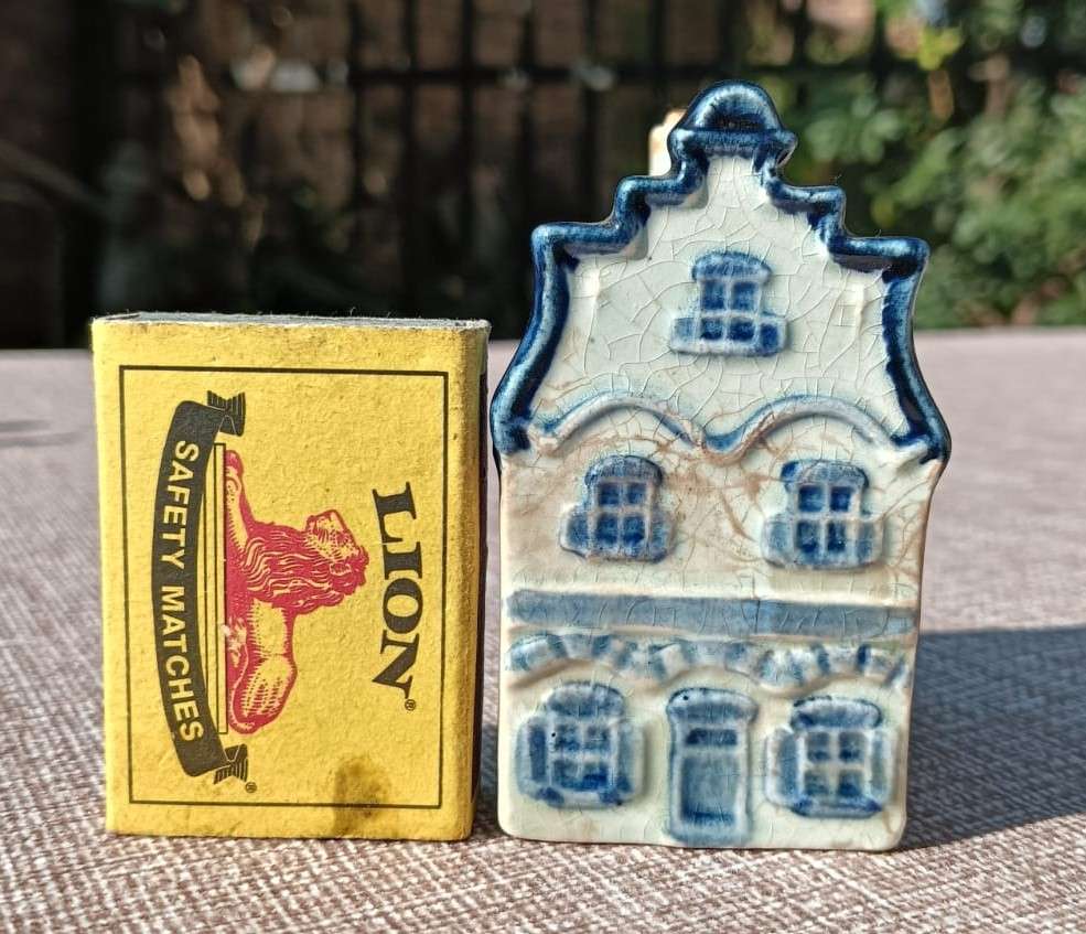 NEVER SEEN ON BOB! Royal Delft Blue 1952 KLM House No 1 - NOTE No 3 and No 6 Also on Auction