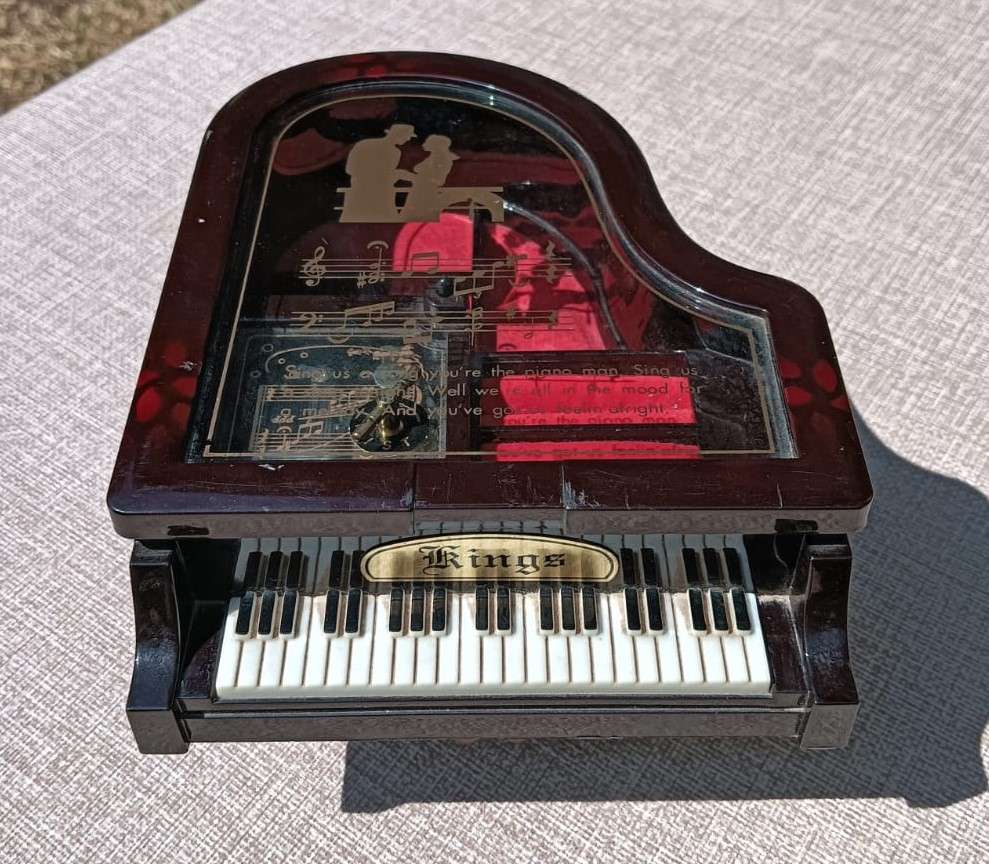 Kings Grand Piano Music Jewellery Trinket Box - Good Working Condition