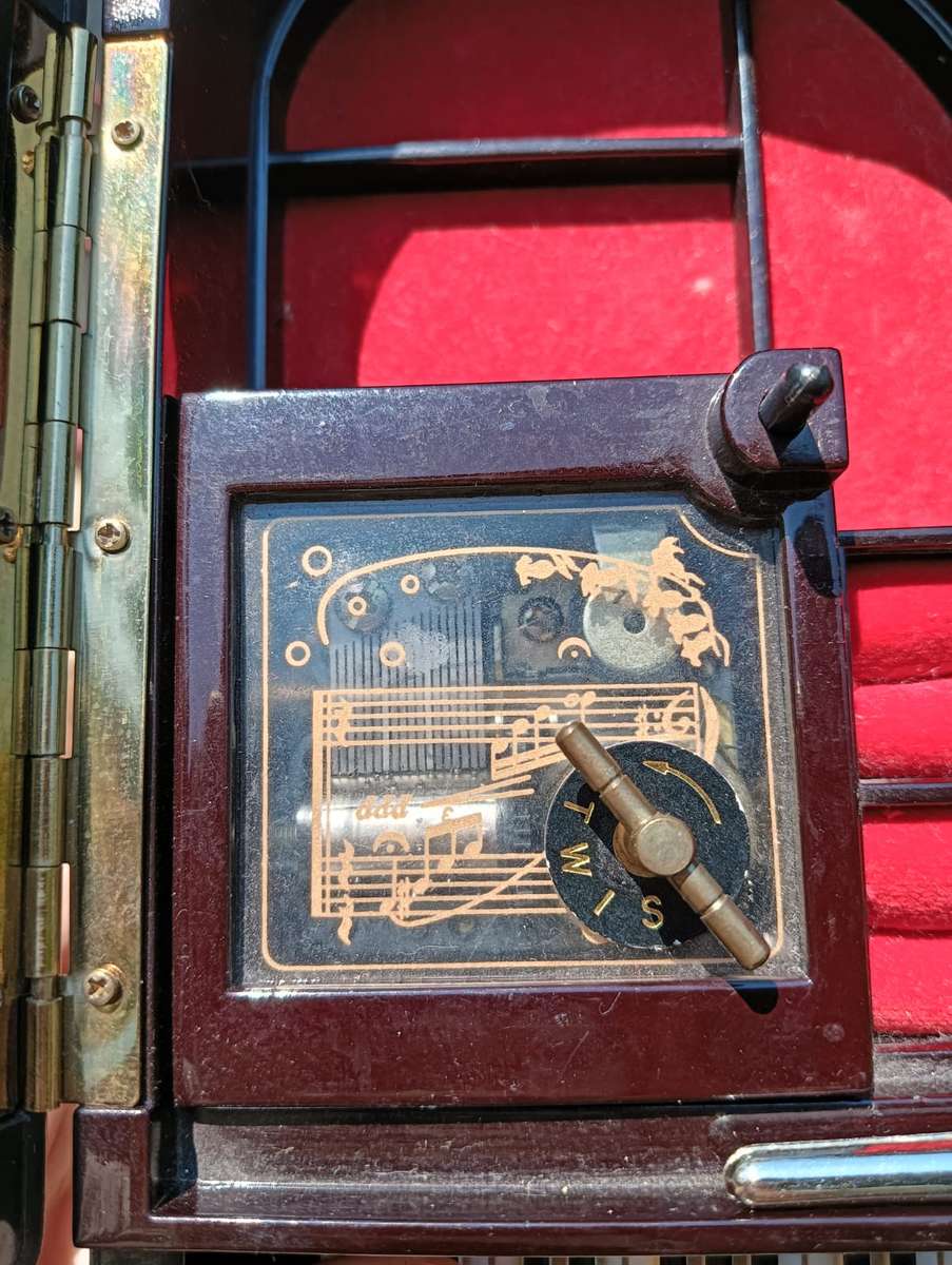 Kings Grand Piano Music Jewellery Trinket Box - Good Working Condition