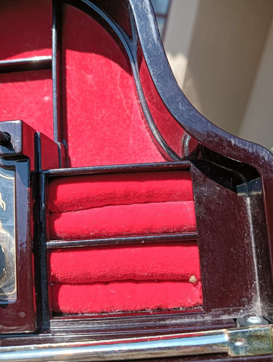 Kings Grand Piano Music Jewellery Trinket Box - Good Working Condition