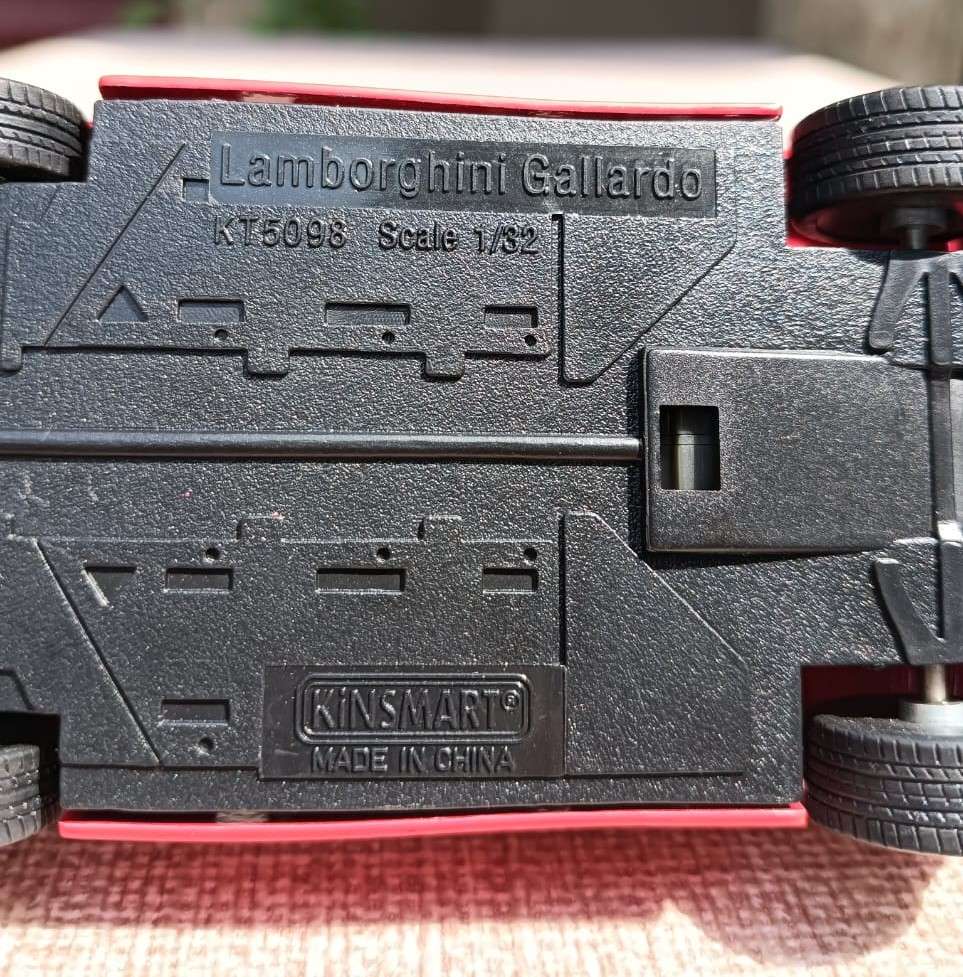 Kinsmart Lamborghini Gallardo 1:32 Scale Die Cast Model Car Red