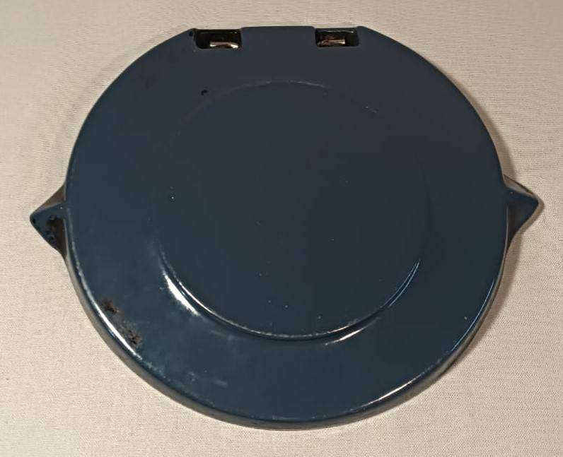 LE CREUSET FRANCE CAST IRON GRILL PAN WITH FOLDING HANDLE AND FAT POURING SPOUTS