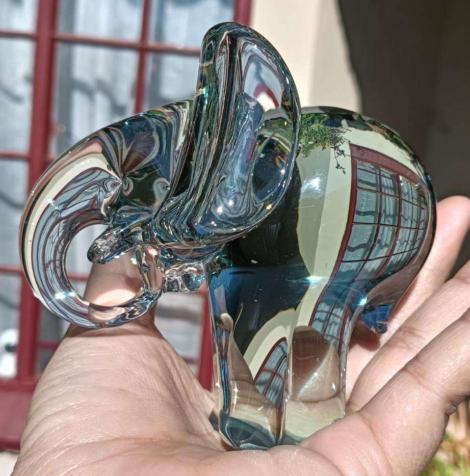 Ngwenya Glass Elephant with Trunk Curled in Feeding Motion Large 9cm High 0.5kg
