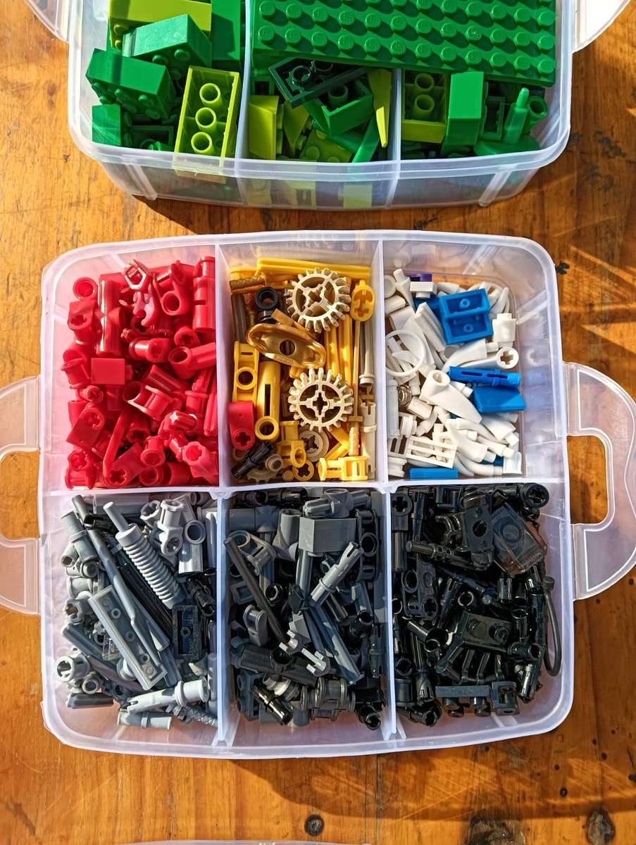 Lego 2.7kg Batch Colour Organised into Nice Plastic Containers with some Associated Booklets