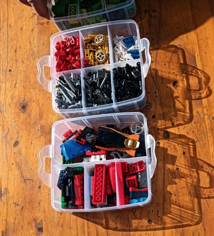 Lego 2.7kg Batch Colour Organised into Nice Plastic Containers with some Associated Booklets