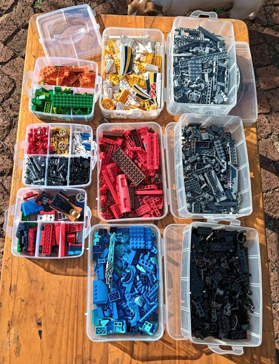 Lego 2.7kg Batch Colour Organised into Nice Plastic Containers with some Associated Booklets