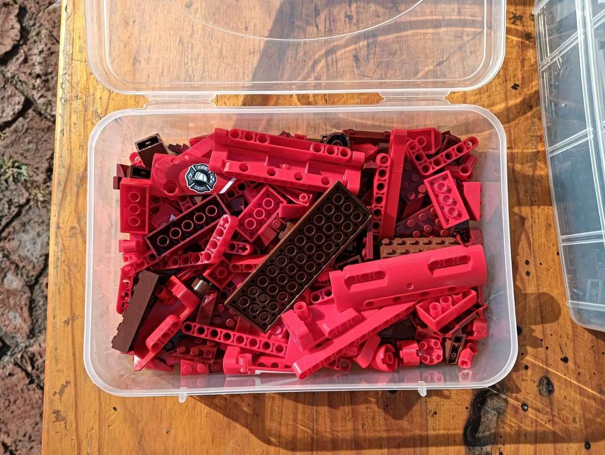 Lego 2.7kg Batch Colour Organised into Nice Plastic Containers with some Associated Booklets