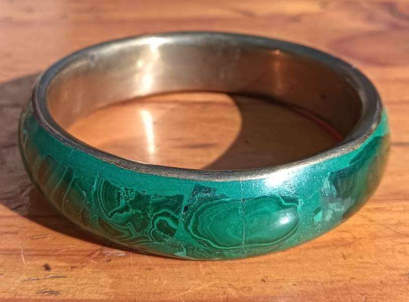 Malachite Inlaid Bangle with Brass Interior Large 63mm Diameter Weight 88g