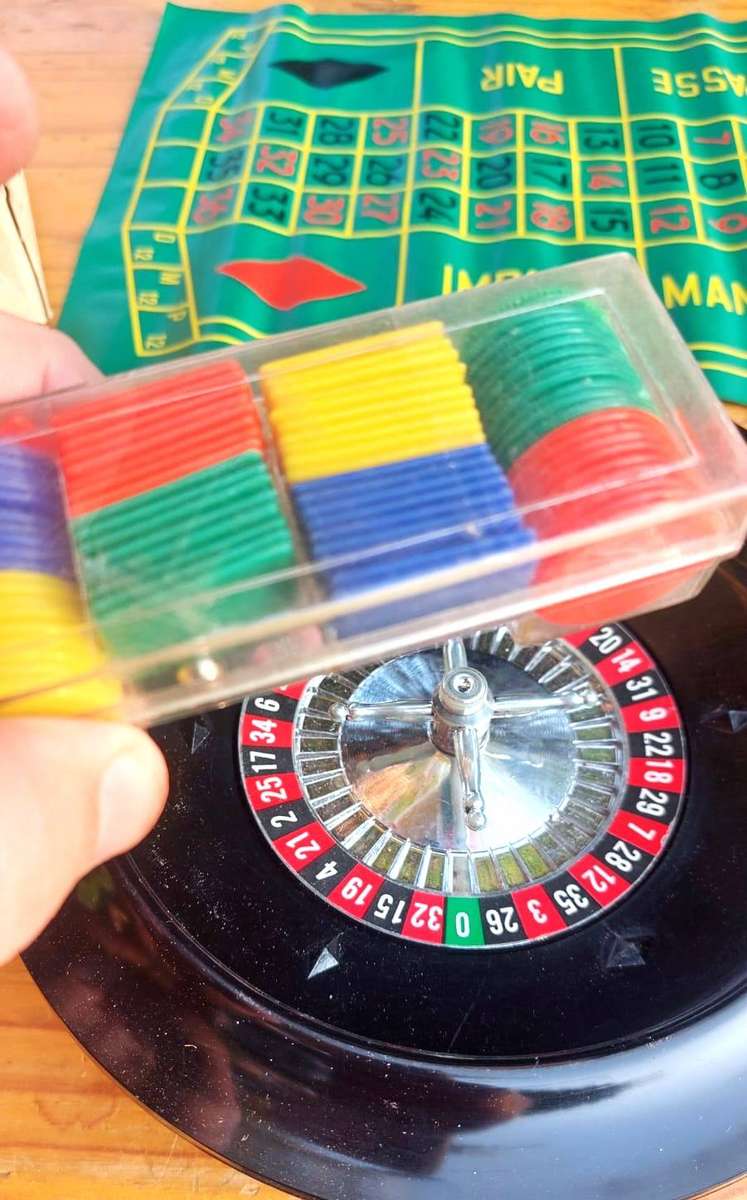 Vintage 1968 Merit Portable Roulette Game Complete  Have The Fun of a Casino in Your Home
