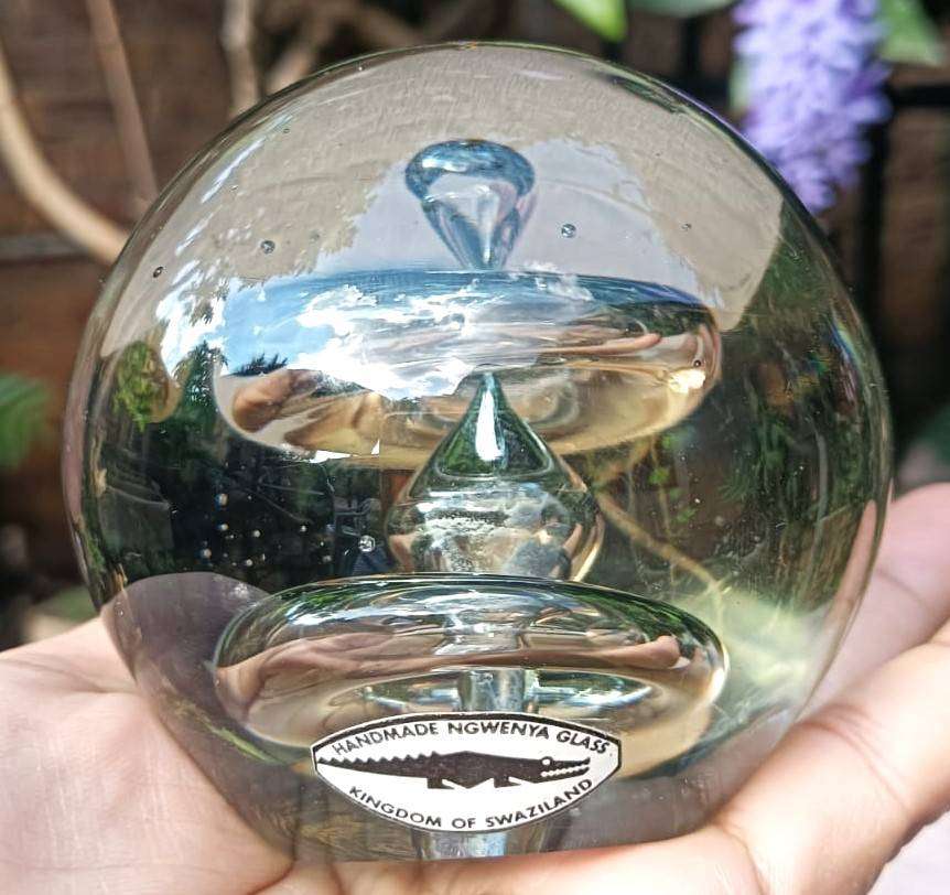 Captivating Ngwenya Suspended Controlled Bubbles Art Glass Paperweight In Good Condition