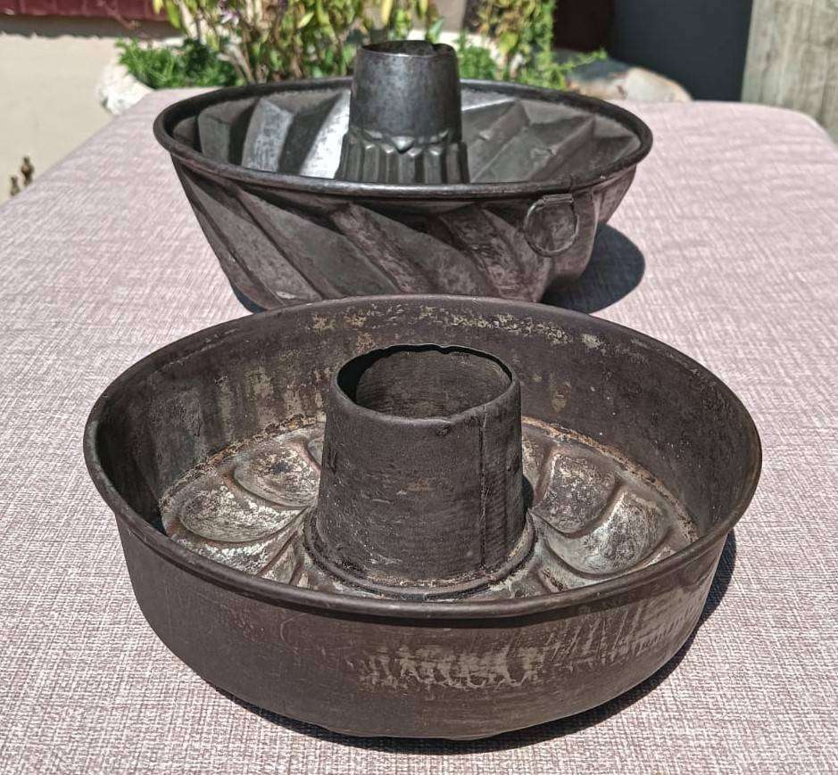 Pair of Antique Bundt Donut Shaped Cast Iron Cake Pans with Gate Marks