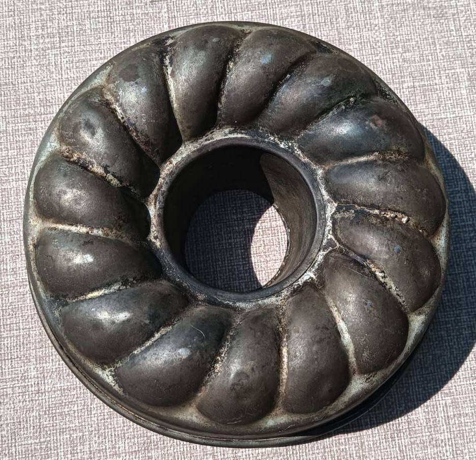 Pair of Antique Bundt Donut Shaped Cast Iron Cake Pans with Gate Marks