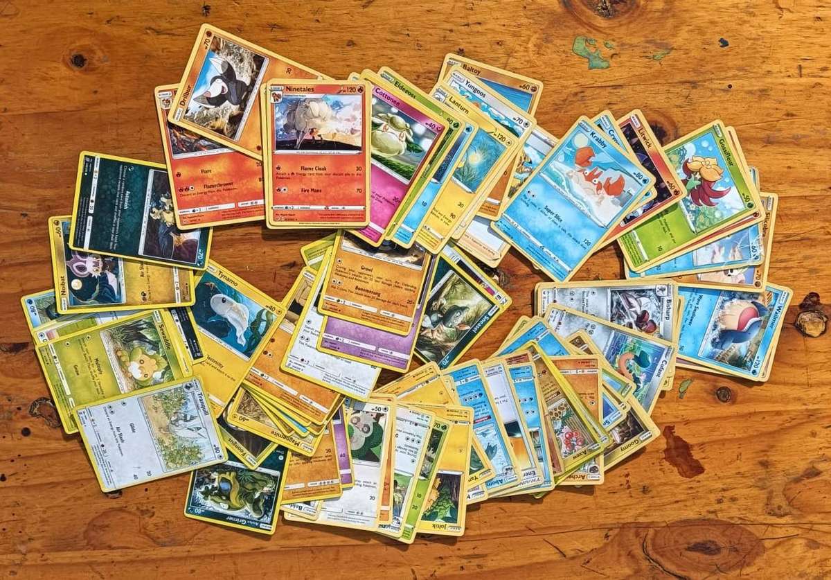 LARGE GROUP OF 77 ORIGINAL POKEMON CARDS - 2017 2018 2019 2020 Exspansion Packs