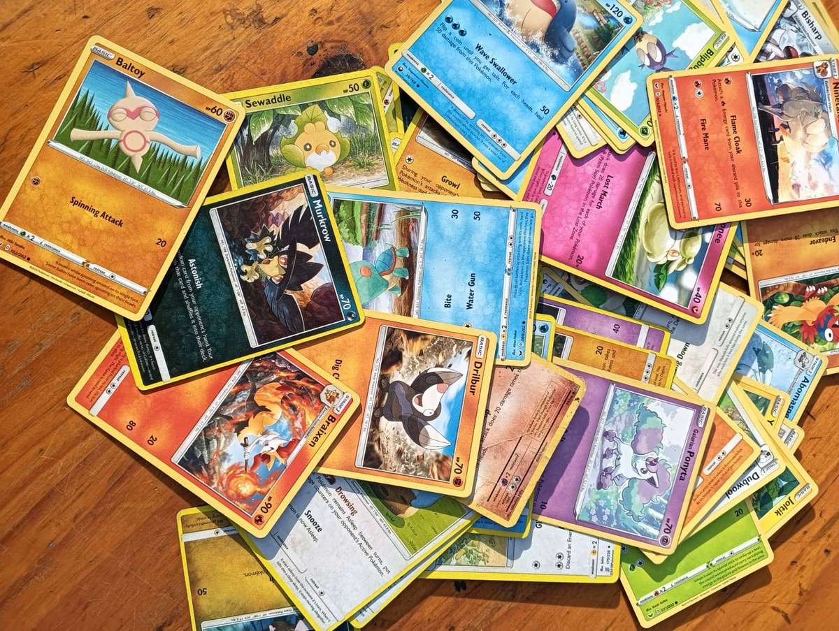 LARGE GROUP OF 77 ORIGINAL POKEMON CARDS - 2017 2018 2019 2020 Exspansion Packs