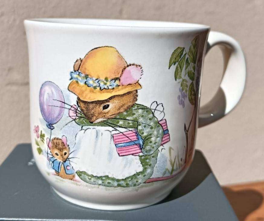 Mousykins Poole Pottery Mom and Baby with Balloon Mug Circa 1960s