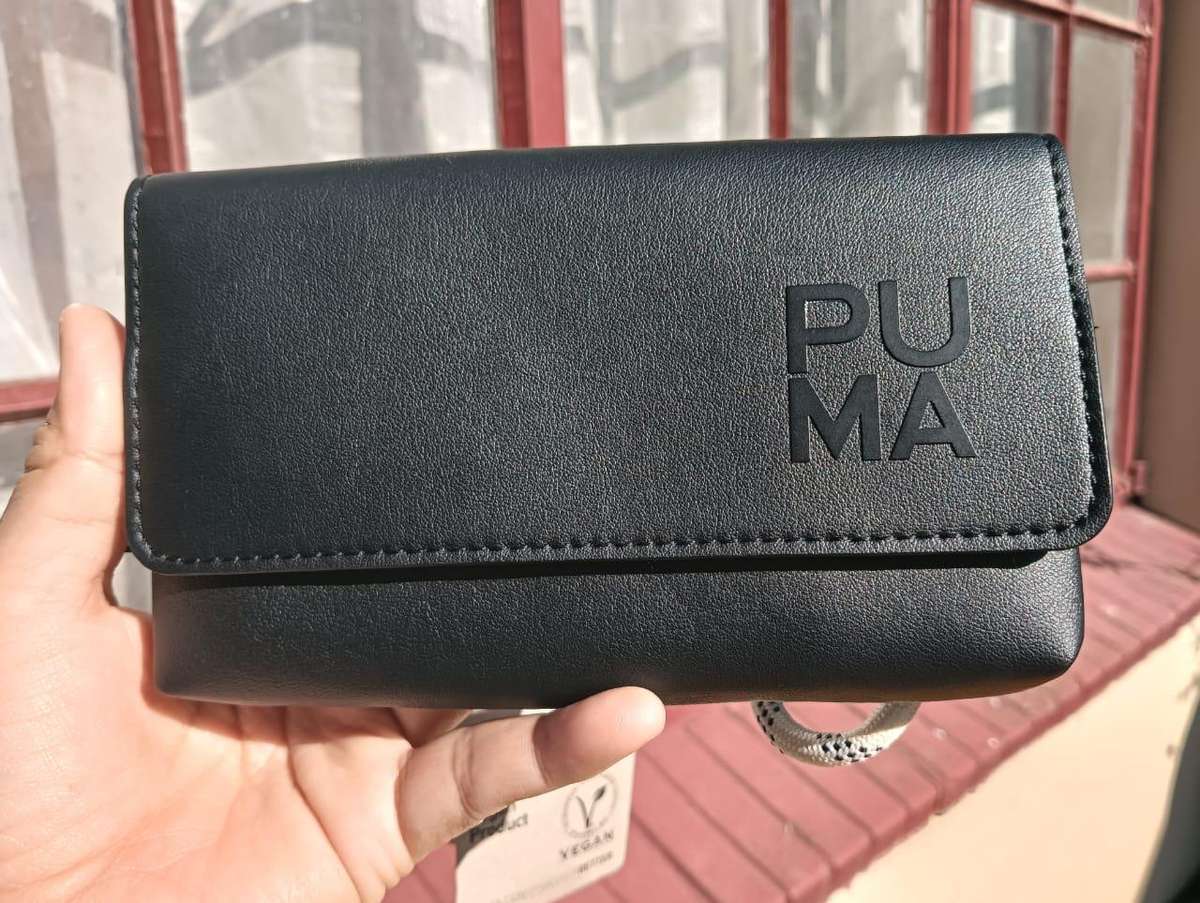 Puma Infuse Cross-Body Wallet As New in Very Good Condition