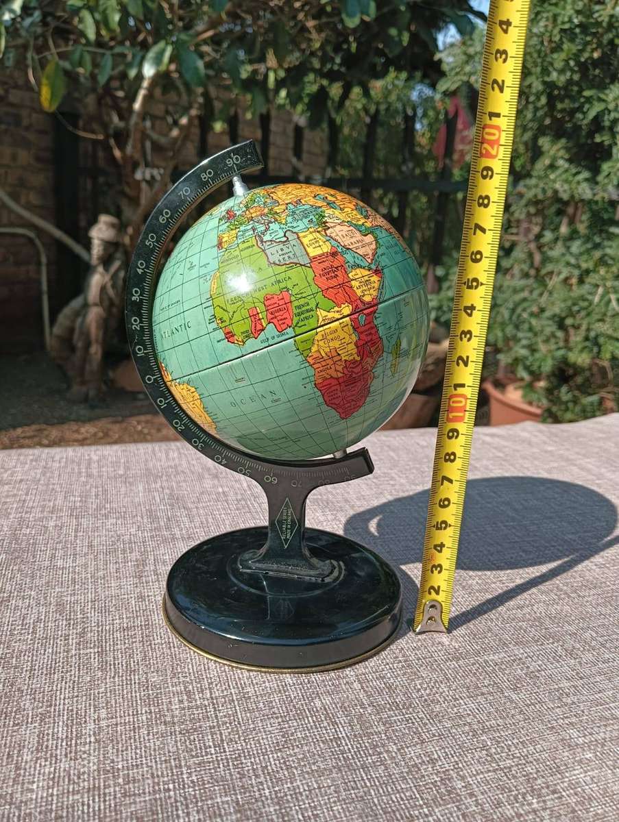 Rare 1940s Reliable Series Small Tin Globe Made in England Still In Very Good Condition
