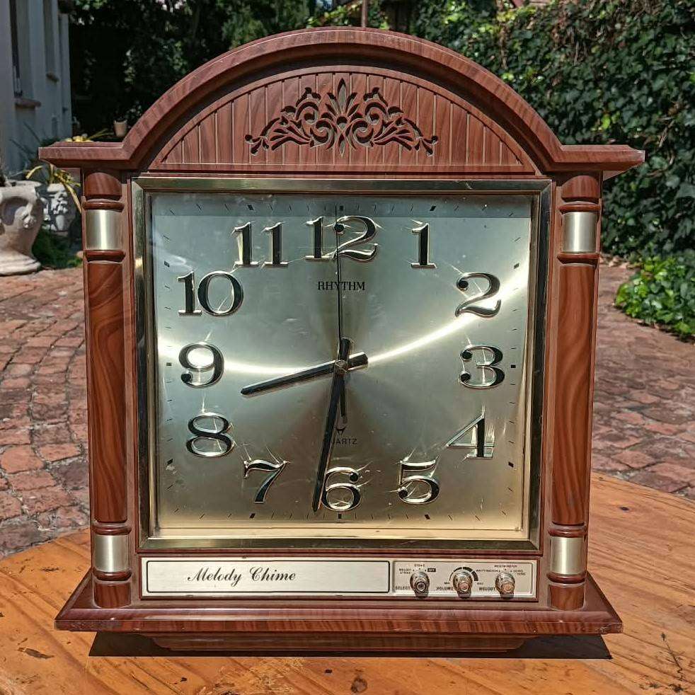 Rhythm Melody Chime Japanese Quartz Wall Clock  Not Working as is - Needs Repair