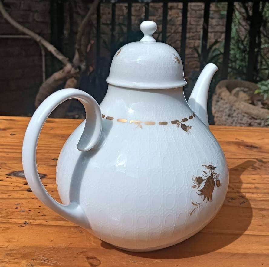 Bjorn Wiinblad Design! Rosenthal Bavaria Germany 1960s Romance Gold Teapot In very good Condition