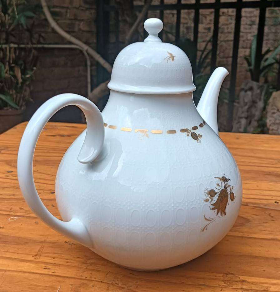 Bjorn Wiinblad Design! Rosenthal Bavaria Germany 1960s Romance Gold Teapot In very good Condition
