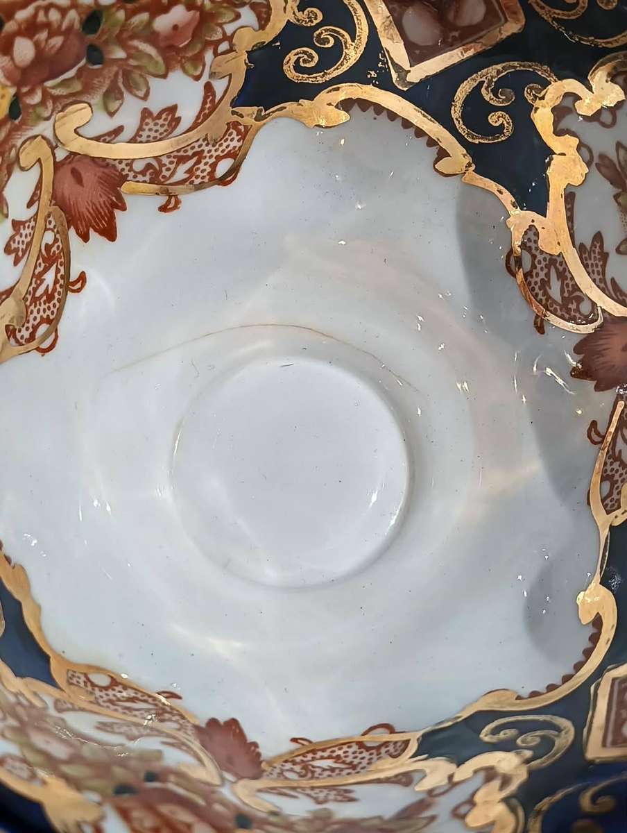 Royal Albert 1970s Heirloom Pattern Trio - 22 Carat Gold Trim  Avon Shape