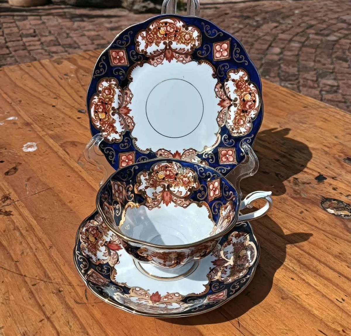 Royal Albert 1970s Heirloom Pattern Trio - 22 Carat Gold Trim  Avon Shape