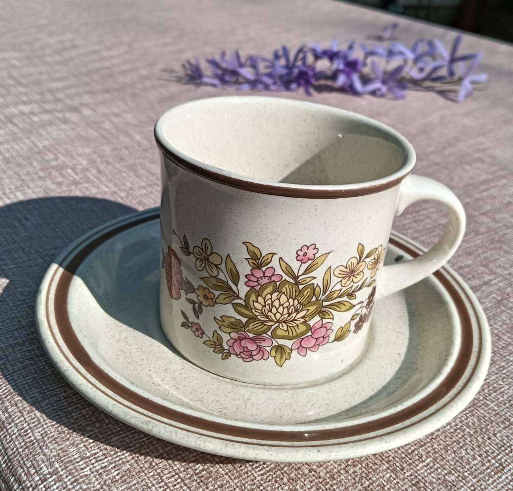 Two Royal Doulton 1970s Lambethware Gaiety Pattern Stoneware Coffee Cup Duos