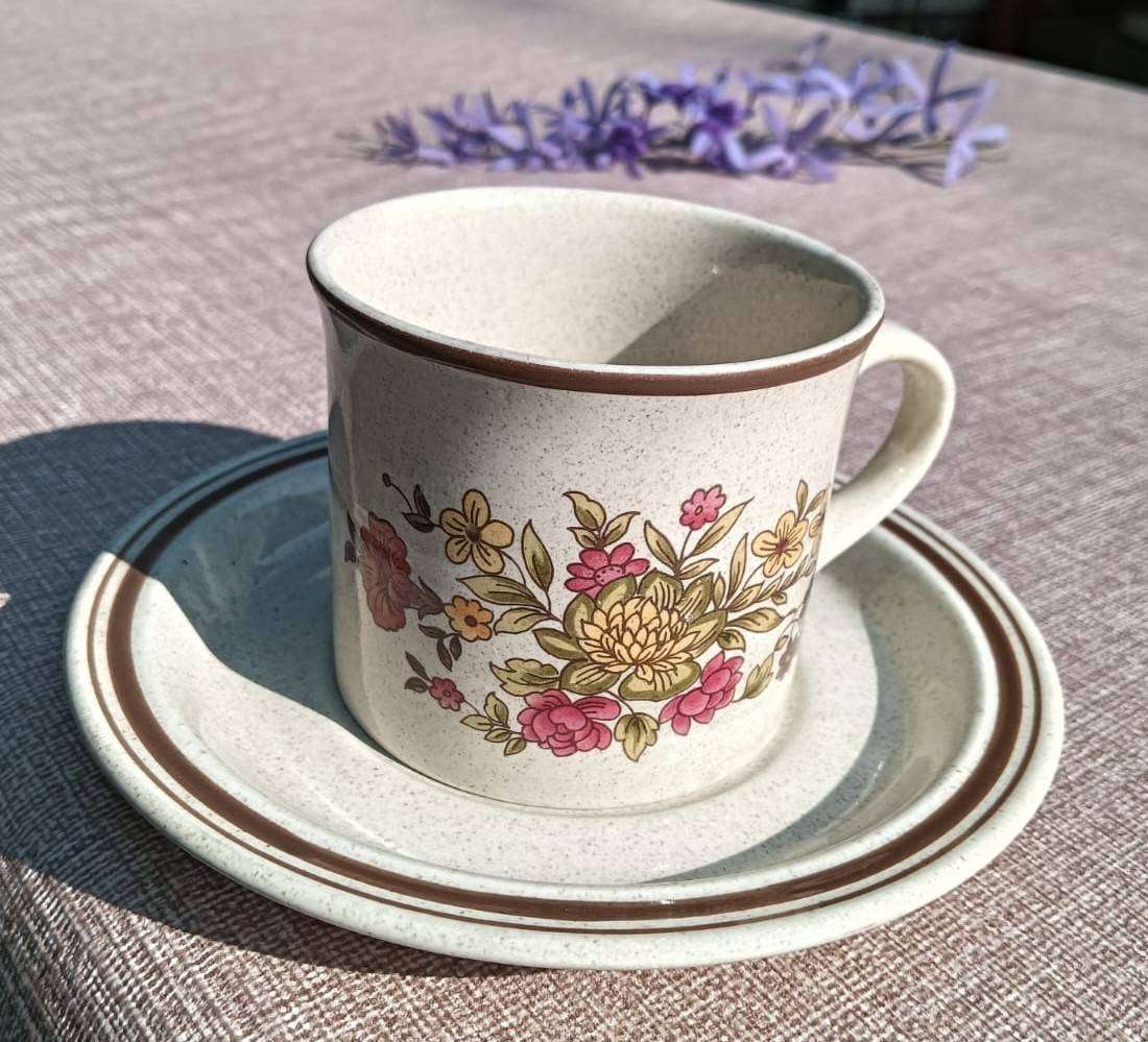 Two Royal Doulton 1970s Lambethware Gaiety Pattern Stoneware Coffee Cup Duos