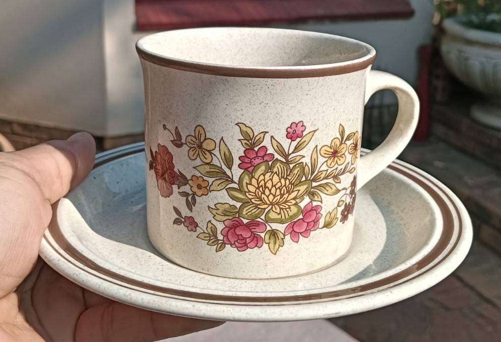 Two Royal Doulton 1970s Lambethware Gaiety Pattern Stoneware Coffee Cup Duos