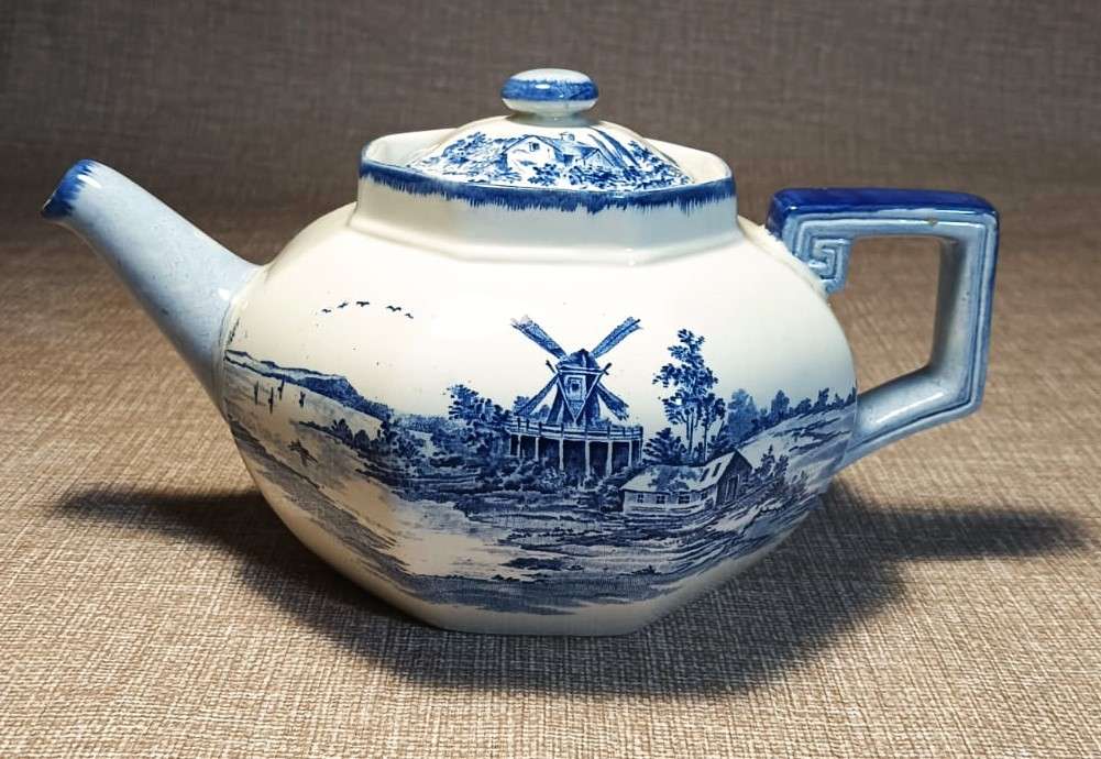 Antique 1920s Royal Doulton Blue and White Norfolk Pattern Hexagonal Shaped Teapot  Damaged Inside