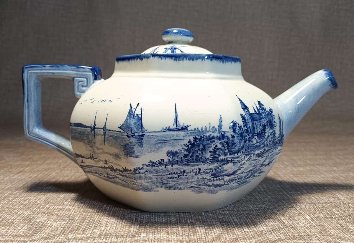 Antique 1920s Royal Doulton Blue and White Norfolk Pattern Hexagonal Shaped Teapot  Damaged Inside
