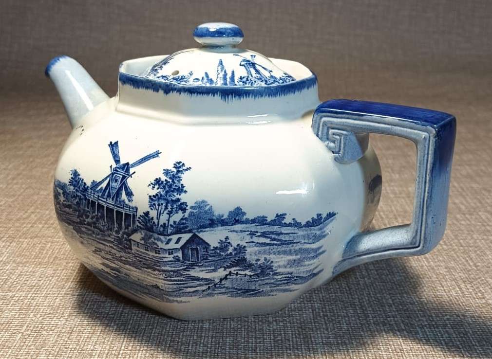 Antique 1920s Royal Doulton Blue and White Norfolk Pattern Hexagonal Shaped Teapot  Damaged Inside