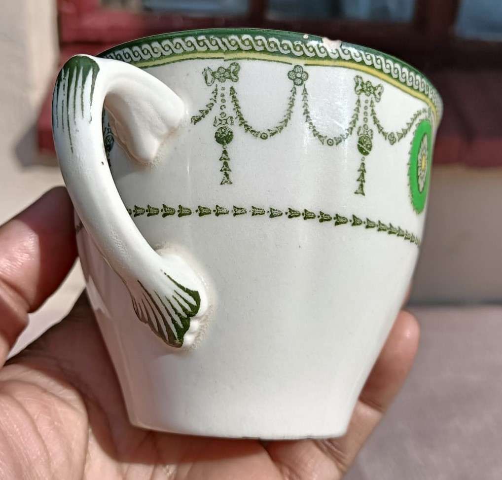 HARD TO FIND ROYAL DOULTON OLD COUNTESS PATTERN TRIOS PLUS SUGAR BOWL CIRCA 1930-1960.