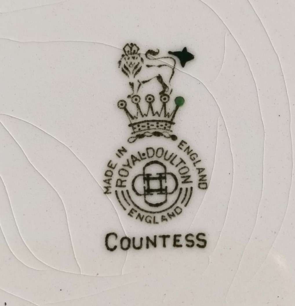 HARD TO FIND ROYAL DOULTON OLD COUNTESS PATTERN TRIOS PLUS SUGAR BOWL CIRCA 1930-1960.