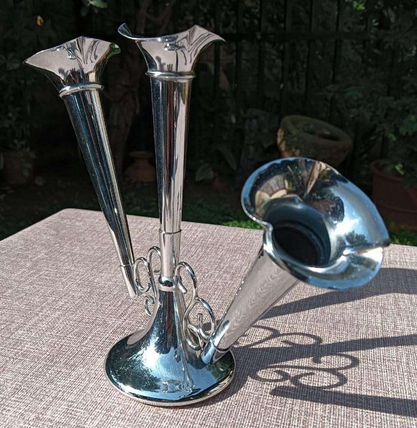 Vintage 3 Horn Floral Silverplated Epergne Dining Table Centerpiece In Good Condition